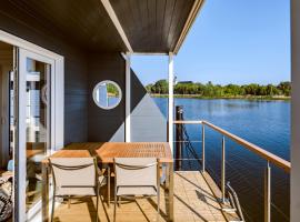 Hausboot TreibGut, hotel a Fehmarn