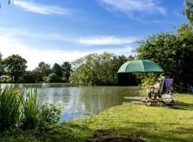 Platinum lakeside Lodge on resort with fishing