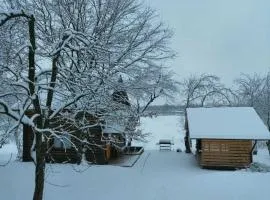 Будинок з лазнею та басейном