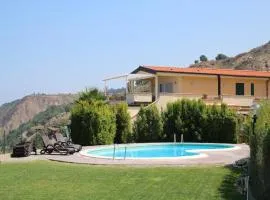 Family Sea-View Retreat in Parghelia