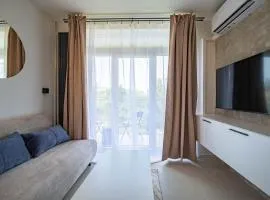 Cozy Nook Studio at Kosmalt with Balcony
