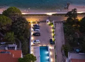 Bumblebee apartments & rooms with pool