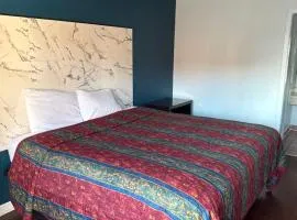 Lamplighter Motor Inn