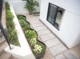 Cozy house near airport