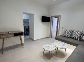 New Villa Sostis & Private Hot Tub – hotel w mieście Mesaria