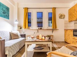 Downtown Central Suite with Private Parking, хотел в Каламата