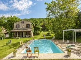 Marche Villa Close Culture