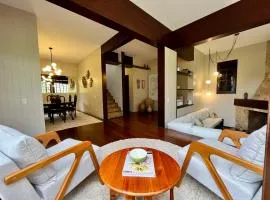 Casa 03 Vale Boa Vista - Charme Rústico em Condomínio com Área de Lazer Completa