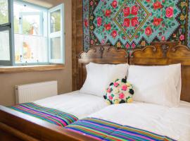 Kaaj&oacute;wkowa Zagroda, място за настаняване с онсен в Ветлина