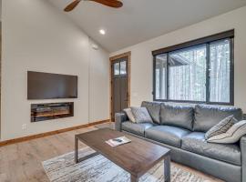 Contemporary & Cozy! Pinetop Country Club Casita, hotel v destinaci Indian Pine