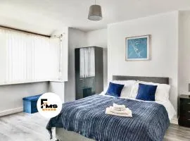 Large 6 Bed House, Long Term Stay Savings, Contractors, Professionals, Big Groups, Free Parking!