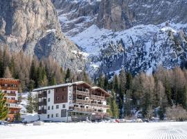 Hotel Wolf, Hotel in Wolkenstein in Gröden