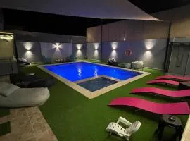 T Cozy Chalet