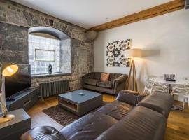 Luxury harbour retreat, hotel in Plymouth