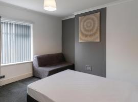 3 Bed-2 Bath-Sleeps 4-Free Parking，位于沃灵顿的酒店