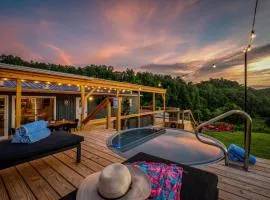 NEW Hill Gem - Murals - Cowboy Pool- Hot Tub- Game Room