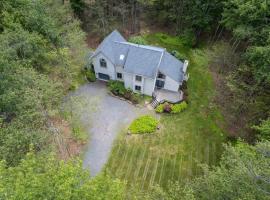 Pocono Escape Style and Serenity, hotel a Pocono Pines