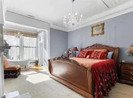 Downtown Anderson Stay, King Bed with Charm