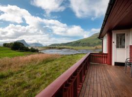 Private cabin by the sea, Lofoten, Hotel in Leknes