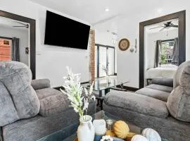 Cozy 4BR Home in Heart of Niagara Falls