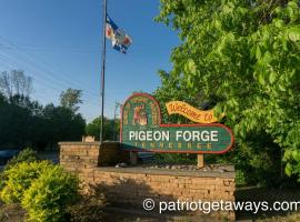 Bearly In The Mountains by American Patriot Getaways, отель в городе Pleasant Hill