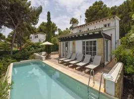 Villa in Cala Ratjada with Sea Views and Pool