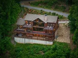Black Bears & Biscuits Lodge by American Patriot Getaways