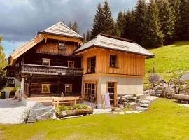 SEPPKEUSCHE - historisches Chalet mit Zirbensauna und Hotpot