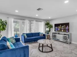 Cozy Newly Renovated Home Near Beach - Tiki Hut