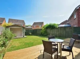 15 mins walk to CityGardenShopsPub Park 3 Cars