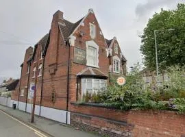 Stylish Studio Apartment with Free Parking in Wolverhampton 5min walk to City Centre
