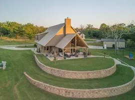 Stunning Eufaula Waterfront Home in Dixie Cove