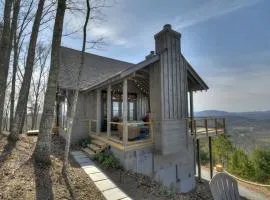 Everlux Retreat - Hot Tub on the Mountain