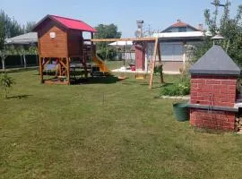 Little Joy Lodge , Loč Mala Radost