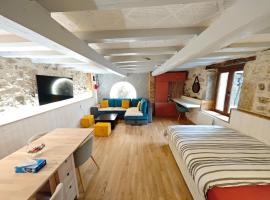 Superbe Studio Roustique, accommodation in Saint-Jean-de-Gonville