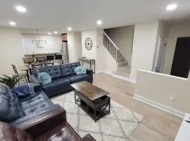 Spacious Luxury Stay Near Dulles Airport-IAD with Free Parkings