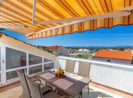 Apartments Lili, hotel em Punat