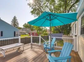Coastal Retreat with Large Yard Less Than 1 Mi to Dtwn Saco!