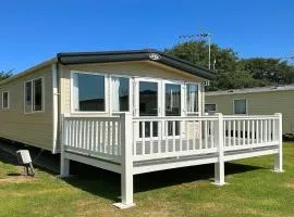 Cosy 2 bed in Dovercourt Holiday Park -Sleeps 6