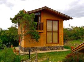 Mirkeland- Caba&ntilde;a, chal&eacute; alpino em R&aacute;quira