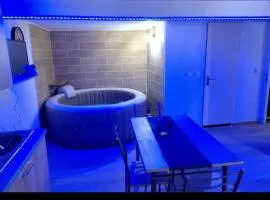 Bas de villa à 100 M de la plage