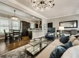 Luxury 1br Retreat W Private Patio & Courtyard