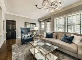 Spacious Retreat w Private Patio & Courtyard