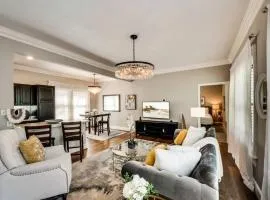 Spacious Getaway Stylish Condo on Swiss Ave