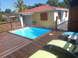 L ombre du manguier, Hotel mit Pools in Bonnet