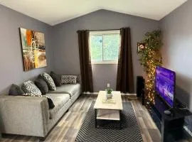 Modern Riverside 3BR, 2 Lounges, Office, by Casino