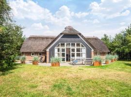 10 person holiday home in Nørre Nebel，位于北内伯尔的酒店