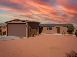 The Hideaway - 50 Mile Views Sleeps 8 Big Garage