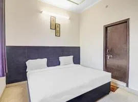 Hotel O White House