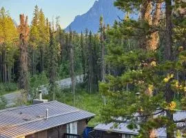 Sunwapta Falls Rocky Mountain Lodge